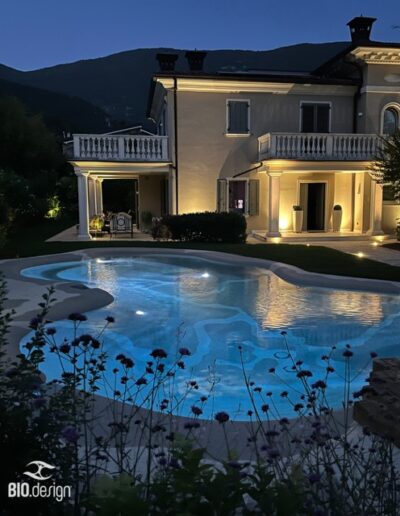 Pooldesign in Haag Abendansicht